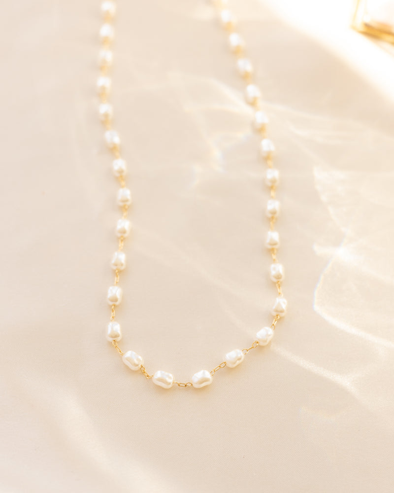 Lily Necklace