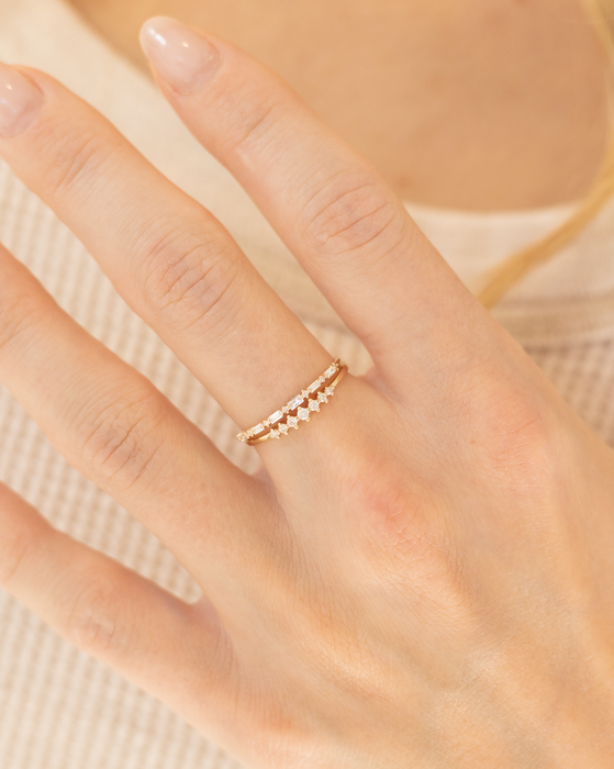 Graduated Diamond Band